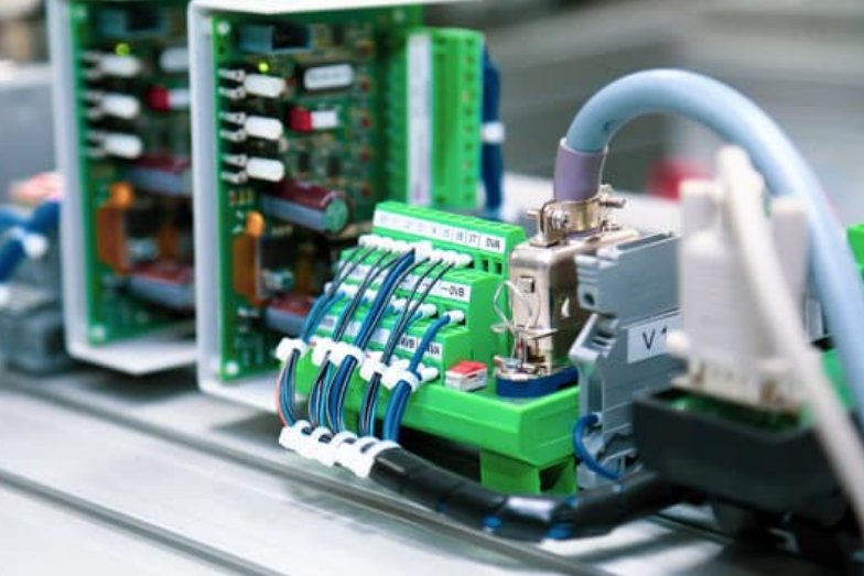 تجهیزات اتوماسیون صنعتی: همه چیز درباره تکنولوژی‌های پیشرفته