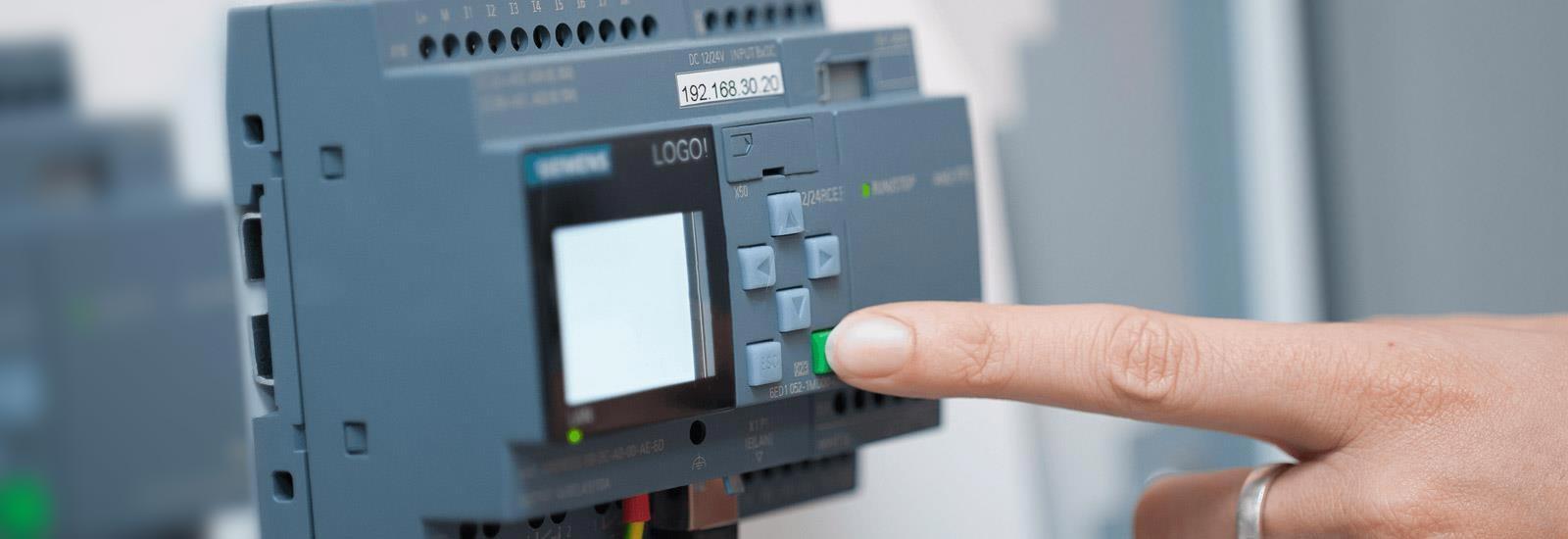 اتوماسیون زیمنس در برابر اشنایدر الکتریک و راکول اتوماسیون